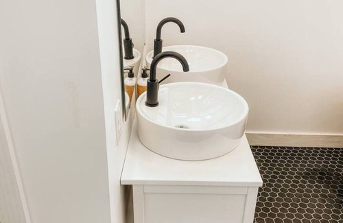 Mount Airy Other | A Suite with a View and Wine