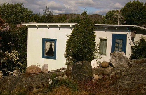 Torslanda Cottage | A summer cottage on the west coast of Gothenburg archipelago with private beach