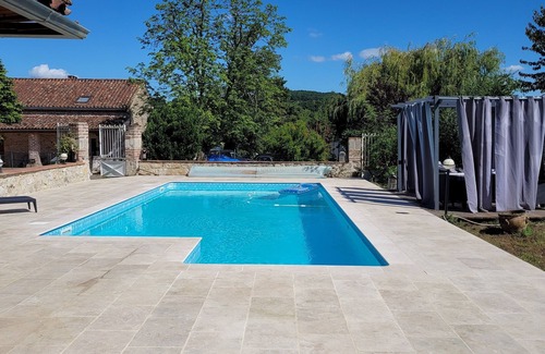 Layrac House | A SWIMMING POOL HOLIDAY STYLE