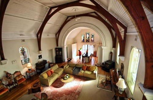 Kempton House | A Tassie Church