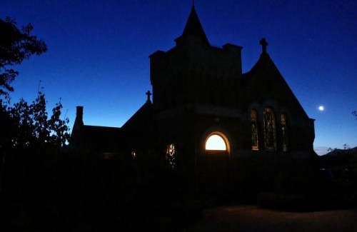 Kempton House | A Tassie Church