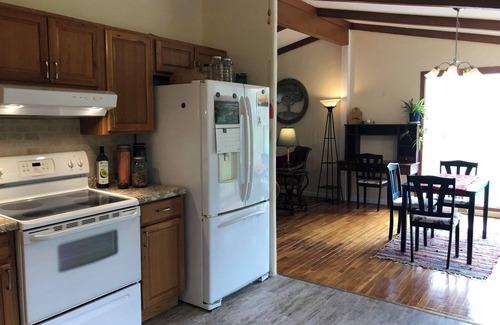 Jefferson County House | "A Taste of Heaven" 3-bedroom house in Fairfield with WiFi, A/C & east entrance