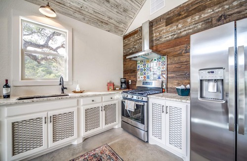 Comfort House | A Texas Hill Country getaway with breathtaking views.
