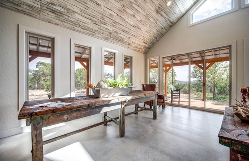 Comfort House | A Texas Hill Country getaway with breathtaking views.