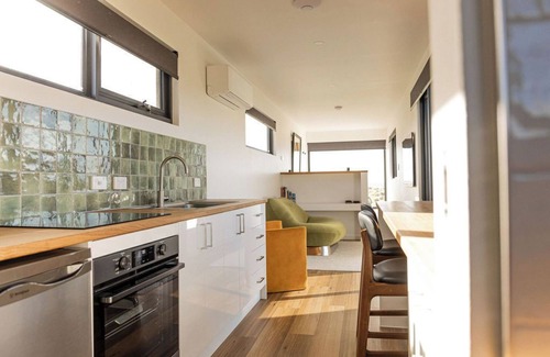 The Gardens House | A tiny retreat located on the stunning Bay of Fires coastline