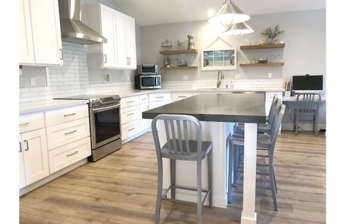 North Ridge House | A Touch of the Coast in the Country - Great for Large Families