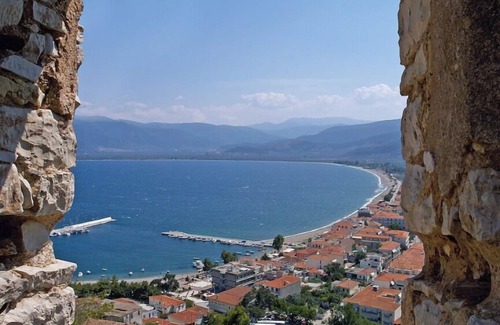 Astros House | A traditional house for all seasons. Enjoy the sun, sea but also the mountains!