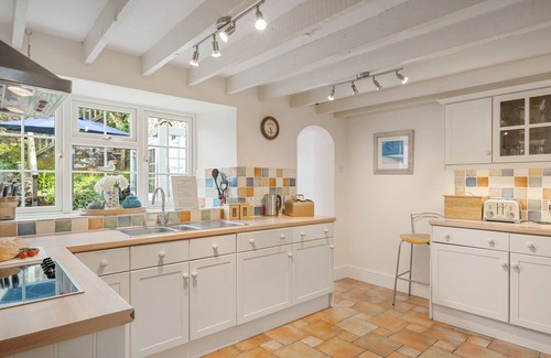 Portreath Cottage | A traditional seaside cottage, with sea views and an easy walk to Portreath.