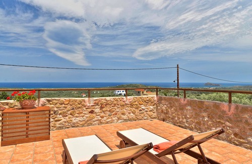 Platanias Villa | A traditional villa with panoramic view of the Cretan Sea