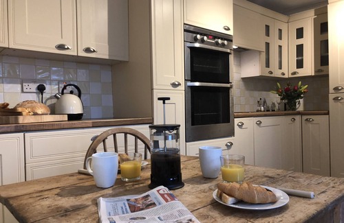 Saxmundham Cottage | A traditionally furnished cottage with fantastic views across the Alde Estuary