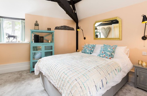 Deerhurst House | A tranquil countryside escape, with a Swimming Pool, Jacuzzi and Sauna!