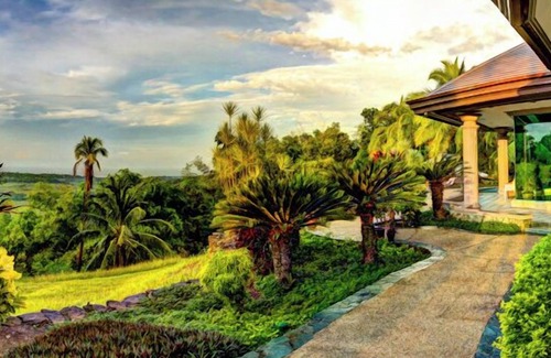 Loay House | A Tranquil Tropical Retreat, Private with Personal Staff