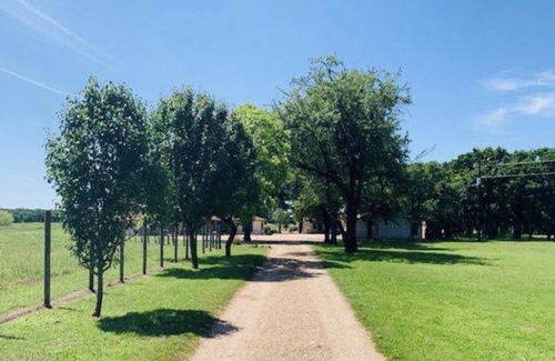 Riesel House | A true elegant, peaceful getaway, Close to Waco, Magnolia Silos and Waco
