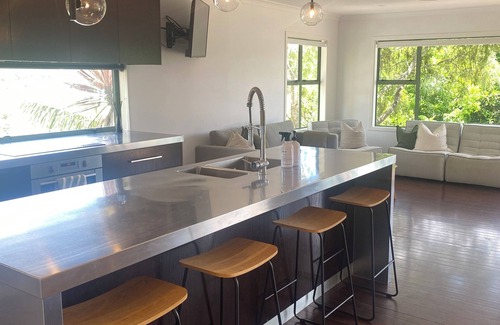 Te Atatu Peninsula House | A truly magical spot - with direct water access