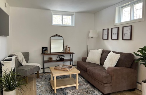 Delmar Apartment | A unique and tranquil getaway at a cozy garden level apartment
