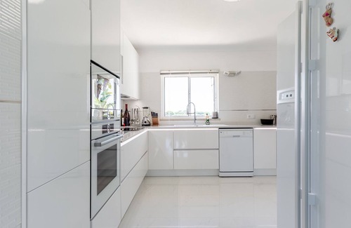 Castelo Villa | A unique house in a fabulous position near Galé beach