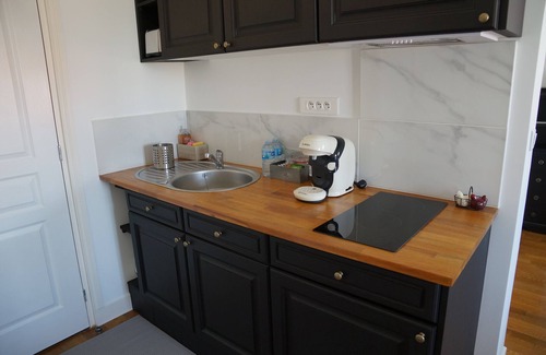 Bezons Apartment | A unique loft at the gateway to Paris*wifi*private parking*garden* tramway