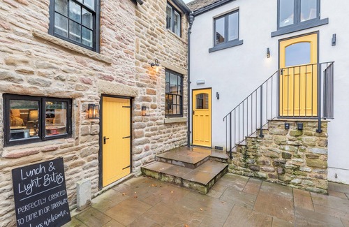 Chapel en le Frith Cottage | A unique opportunity to stay in a beautifully converted bank, now a high end restaurant.