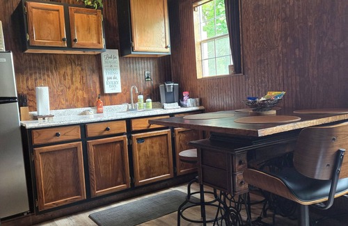 Hubert Apartment | A unique place with a style of its own. *Romantic Getaway packages available.