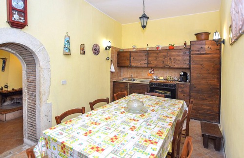 Poggio Nativo House | A vacation home built in 1870 in the Lazio region.