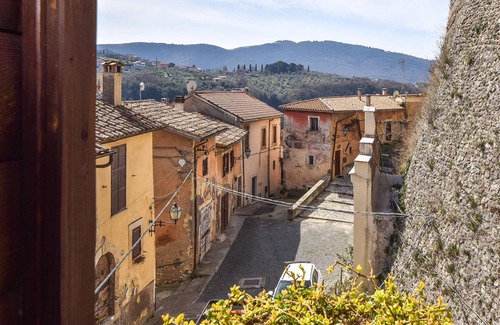Poggio Nativo House | A vacation home built in 1870 in the Lazio region.