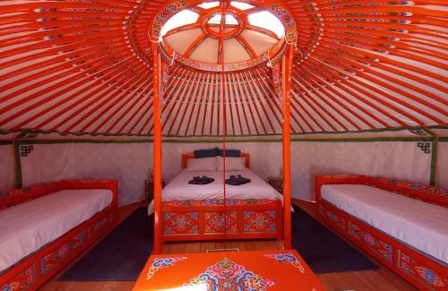 Monieux House | A Ventoux Yourte