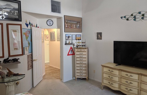 Fruitvale House | A Very Eclectic Décor Galore Cozy Home Near Orchards, Wineries, and Mountains