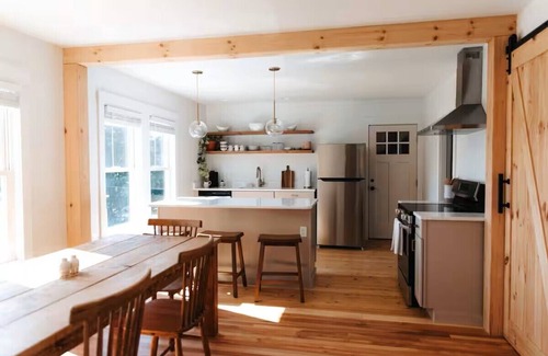 Monson Apartment | A Very 'Pleasant' Oasis Steps to Lake Hebron + Town