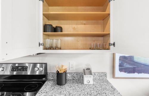 Nashville Apartment | A Vibrant & Chic Studio 8 min from Broadway