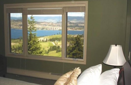 West Kelowna Estates Bed & Breakfast | A View of the Lake Bed & Breakfast