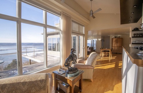 Lynxville House | A View to a Thrill - Experience a beautiful view of the Upper Mississippi River