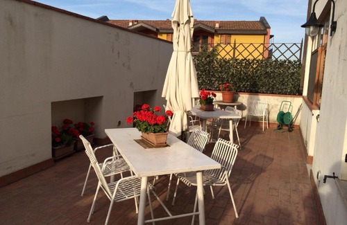 Isola della Scala Bed & Breakfast | A Villa Esperia Bed and Breakfast