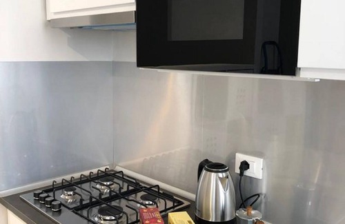 Case Peschiera-Lu Fraili Apartment | A vostra disposizione una TV a schermo piatto.