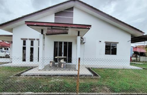 Lutong House | A&W Homestay, Vista Perdana, Miri