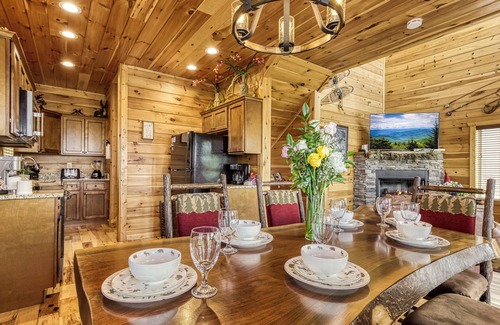 Gatlinburg - Pigeon Forge Cabin | A Walk In The Clouds Breathtaking View Pool Three Decks Game Room For Kids To!