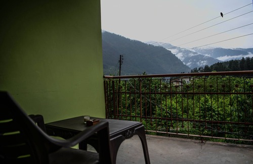 Old Manali House | A warm, calm serene property to help you connect to nature