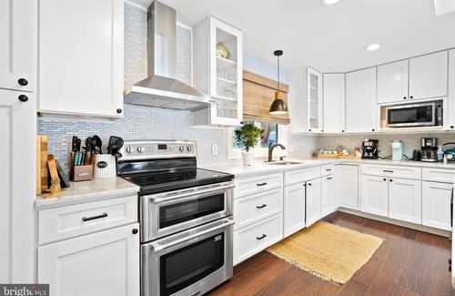 Elkton House | A Waterfront Christmas for 2025 is still available!