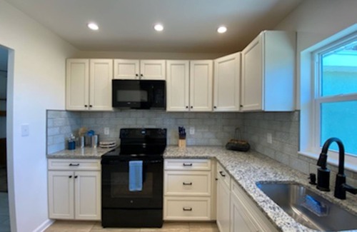 Port Charlotte House | A Waterfront pet friendly Villa, 5 min. to Charlotte Harbour Beach & Punta Gorda