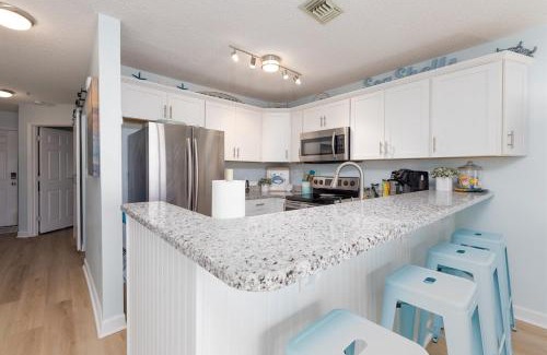 North Topsail Beach Apartment | A Wave From It All- Luxe 1BR at Villa Capriani