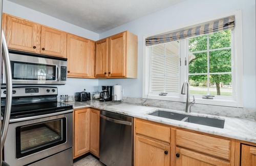 Manistee Cottage | A Wave From It All - Cottage at Harbor Village