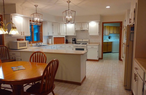 Rogers City House | A Wave From It All