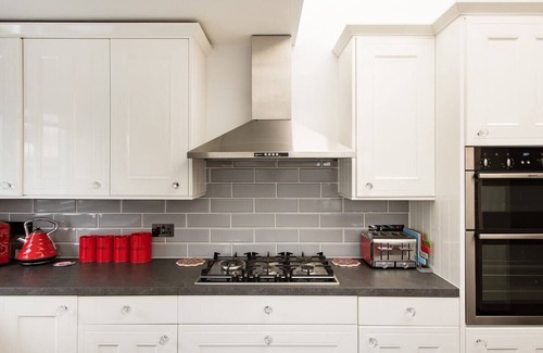 Clacton-on-Sea House | A Wave From It All by the Sea