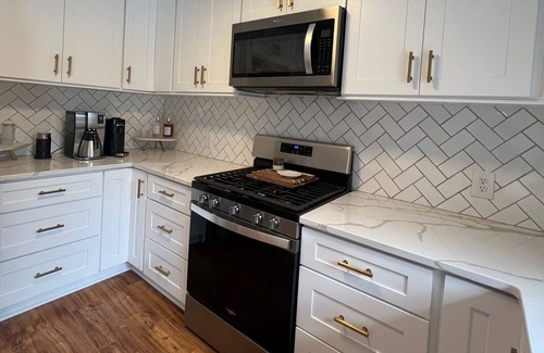 Martinez House | A welcoming Master's Rental convenient to course! An easy 4 miles!