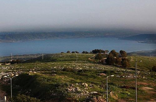 Safed Cabin | A Window to Kinneret