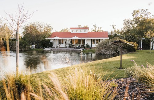 Santa Ynez House | A Wine Country Pond House