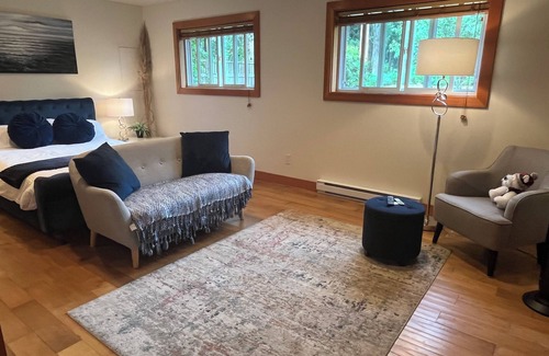 Regional District of Nanaimo House | A Winter Jacuzzi Paradise