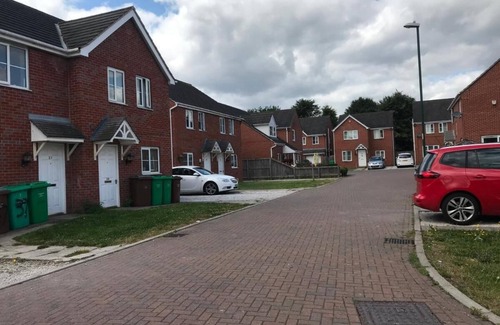 Nottingham House | A Wonderful House Share: can Accommodate up to 15 Friends and Family