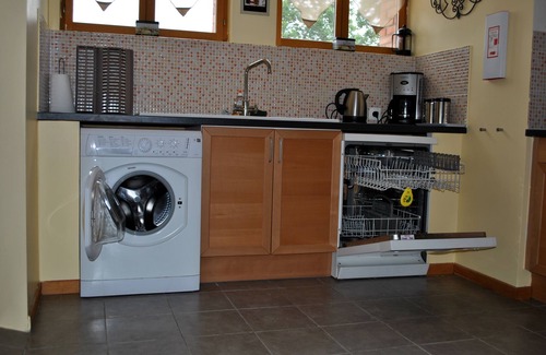 Sainteny Cottage | A wonderful vacation home from home - and a great garden for all the family