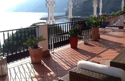 Maiori Apartment | A Wonderful Waterfront Apartment in the Heart of the Amalfi Coast