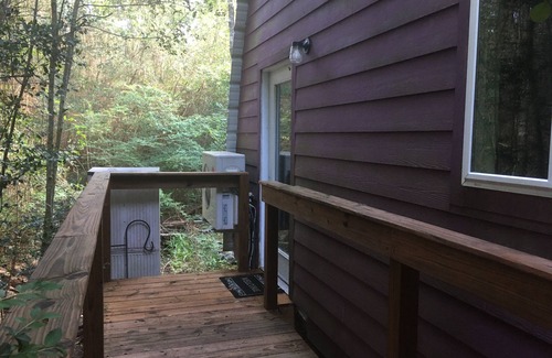 Cypress House | A wonderful Yoga Retreat Mini House in Houston surrounded by Nature.